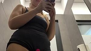 i feel her squirting in the changing room