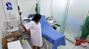 ginecologo fucks milf peruana who loves cock