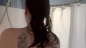 ivy19921 enjoys a relaxing shower