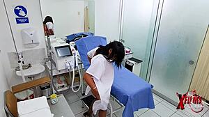 ginecologo fucks milf peruana who loves cock