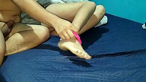 En la cama con mi hermanastra embarazada