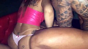 Minha irmã me levou para o swing e fodemos com um casal delicioso.