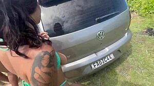 fui de carro com minhas amigas para um matagal e fizemos uma putaria gostosa no meio do mato