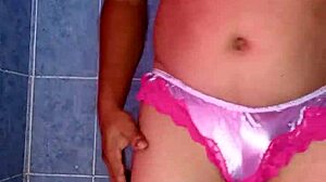 Modelando Calzon Satinado