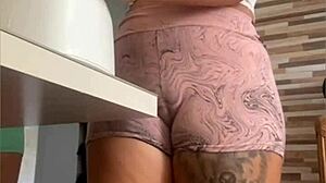 japonesa da buceta gigante se exibindo