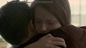 Indian Girl Bounces In Hd Movie Clip!