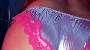 Modelando Calzon Satinado