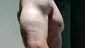 homem forte sarado dotado se escreva em meu canal