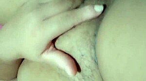 limpando o mel do meu vibrador e gozando mais parte 2 2