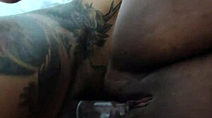 Bbw gostosa com sua bunda grande fudida envergonhada embaixo do edredom pois ela queria engravidar.