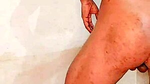 Pakistani Shemale Kinner Performs Strip Tease Naked Dance