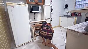 A Empregada Provoca Com Vestidinho E Tesao?