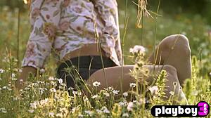 is anetta keys flaunting her stunning natural naked body?