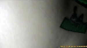 Chupadinha na praia leva no rabo escondido sem ninguem ver