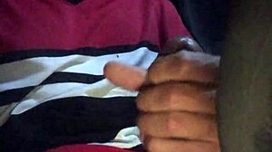 punheta rapidinha no estacionamento do mercado