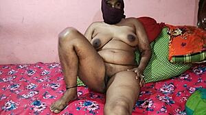 i had my first time with this hot girl, exploring her big pussy holes fully