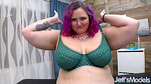 Sara Star Toys Plump Pussy Intensely