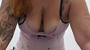 ruivinha gostosa showing her breasts and pink pussy