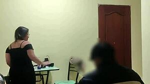 i'm follando a la se�ora de la limpieza