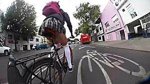 She Exhibits In Miniskirt City Upskirt