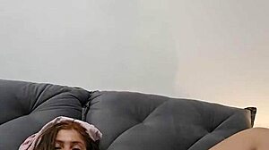 ruivinha gostosa showing her breasts and pink pussy