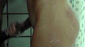 Hermanastra me pide creampie en la ducha