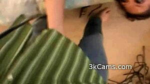 Slutty beauty vanessa lynn spreading her pussy