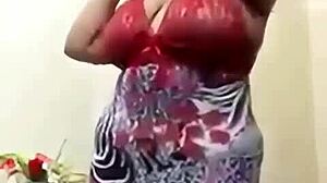 Look at this sexy BBW girl! She's so hot and ready!