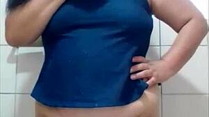 Pau sexi1 milf latina tocandose y jugando con su juguete