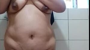 Pau sexi1 milf latina tocandose y jugando con su juguete