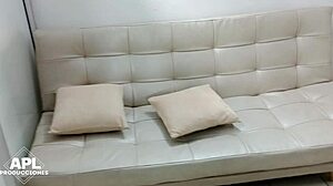 Desde Que Probe La Gran Polla De Mi Vecino No Pierdo Oportunidad Para Meterla En Mi Rico Coño - Historia Completa