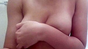 Look at those perfect juicy boobs bouncing