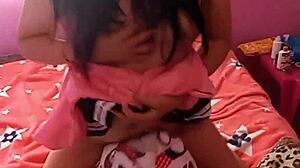 Me Encanta Cabalgar Mi Almohada Y Tocarme Bien Rico Mi Vagina Rosadita!