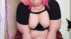 hairy bbw isnt wearing panties