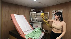 Scarlett Johnson Consults On Medical Tits