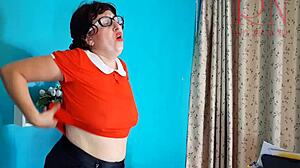 Sexretary secretary shows pussy under office desk