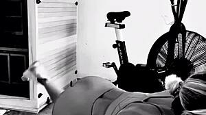 Creeper MSACS performs an intense ass workout