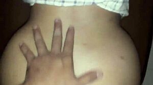 Bokep indonesia awalnya chat iseng lagi apa saat suaminya pergi diam-diam main kerumah binor agar dapat ngentot