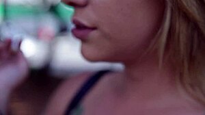 blonde girl does a program for 50 reais