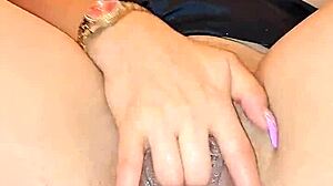 squirt with fingers solo masturbation