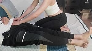 mira como le mama toda la verga al profe de mi hijastro pa que lo apruebe