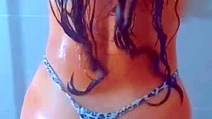 College teens rub wet shaved pussies in shower