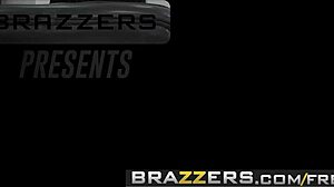 Big Tits Jasmine Jae Delivers Quid Pro Blowjob to Keiran Lee at Work