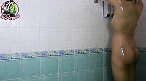 ม.ปลาย ninewthai WASHS DIRTY PUSSY AFTER HUBBY CALLS IT STINKY