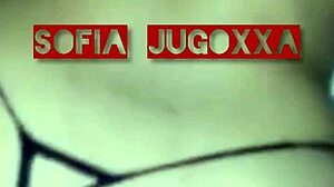 ¿Mi esposa empinada comiendo verga con nalgotas?