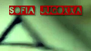 ¿Mi esposa empinada comiendo verga con nalgotas?