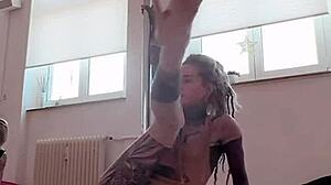 Anuskatzz Twerks Athletic Ass in Exotic Heels Pole Dance Mix