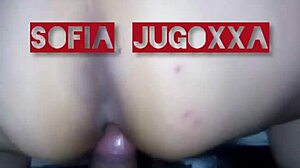 ¿Mi esposa empinada comiendo verga con nalgotas?