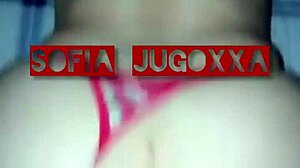 ¿Mi esposa empinada comiendo verga con nalgotas?