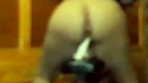 WOW, watch mi esposa stuff her ass with anal balls and huge dildo!